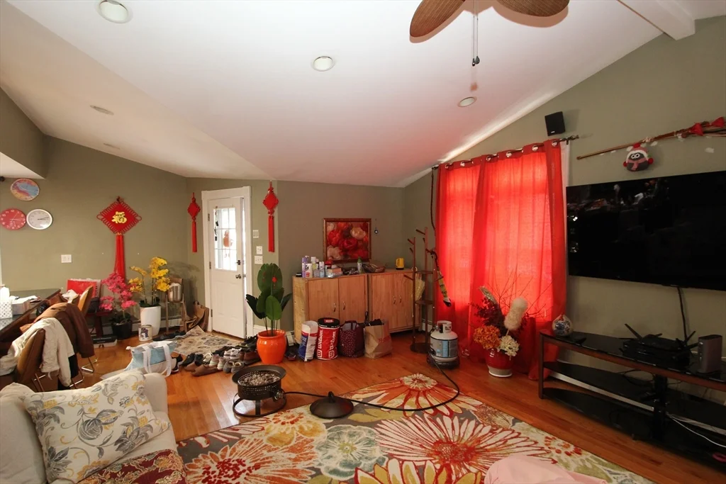 24 Arlington Rd, Woburn