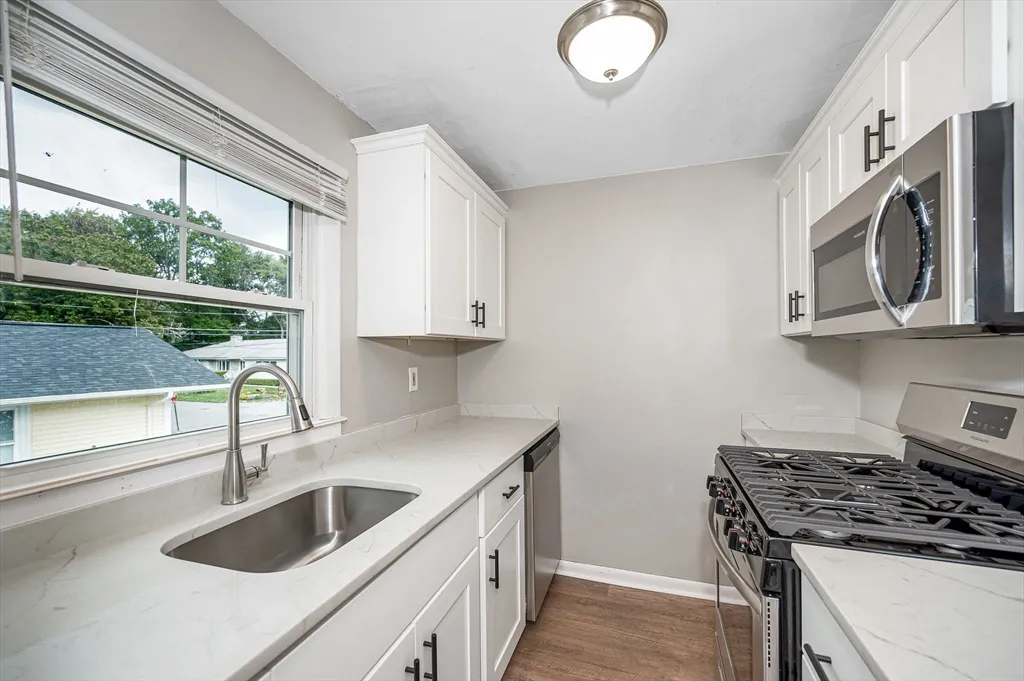 79 Fairfield St, Lowell