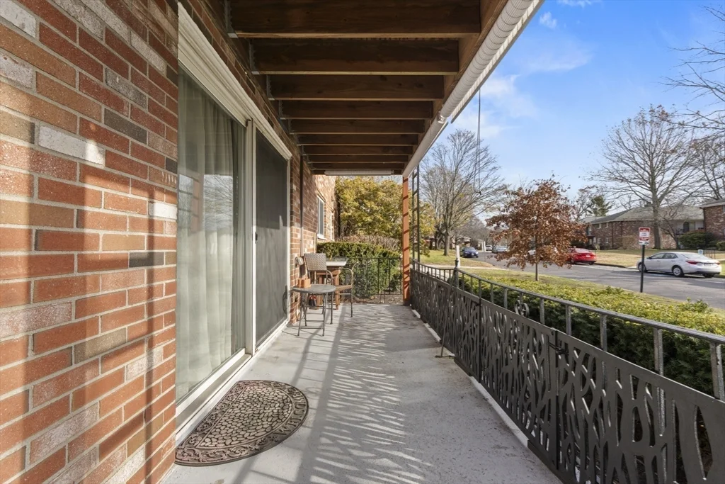 18 Fountain Ln, Weymouth