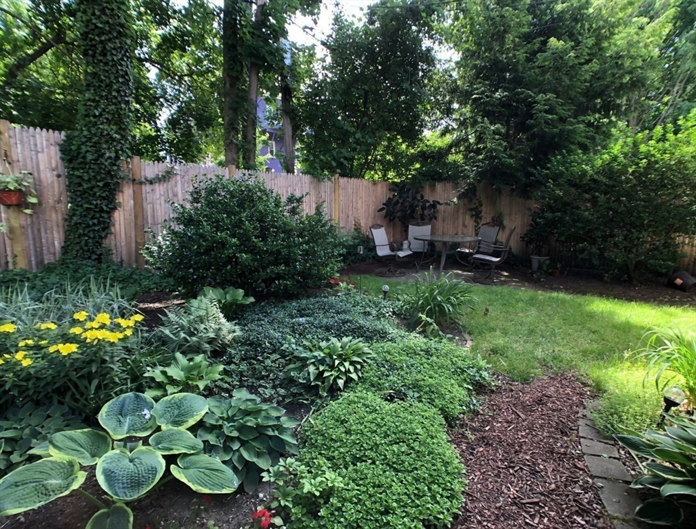 28 Goldsmith St, Jamaica Plain