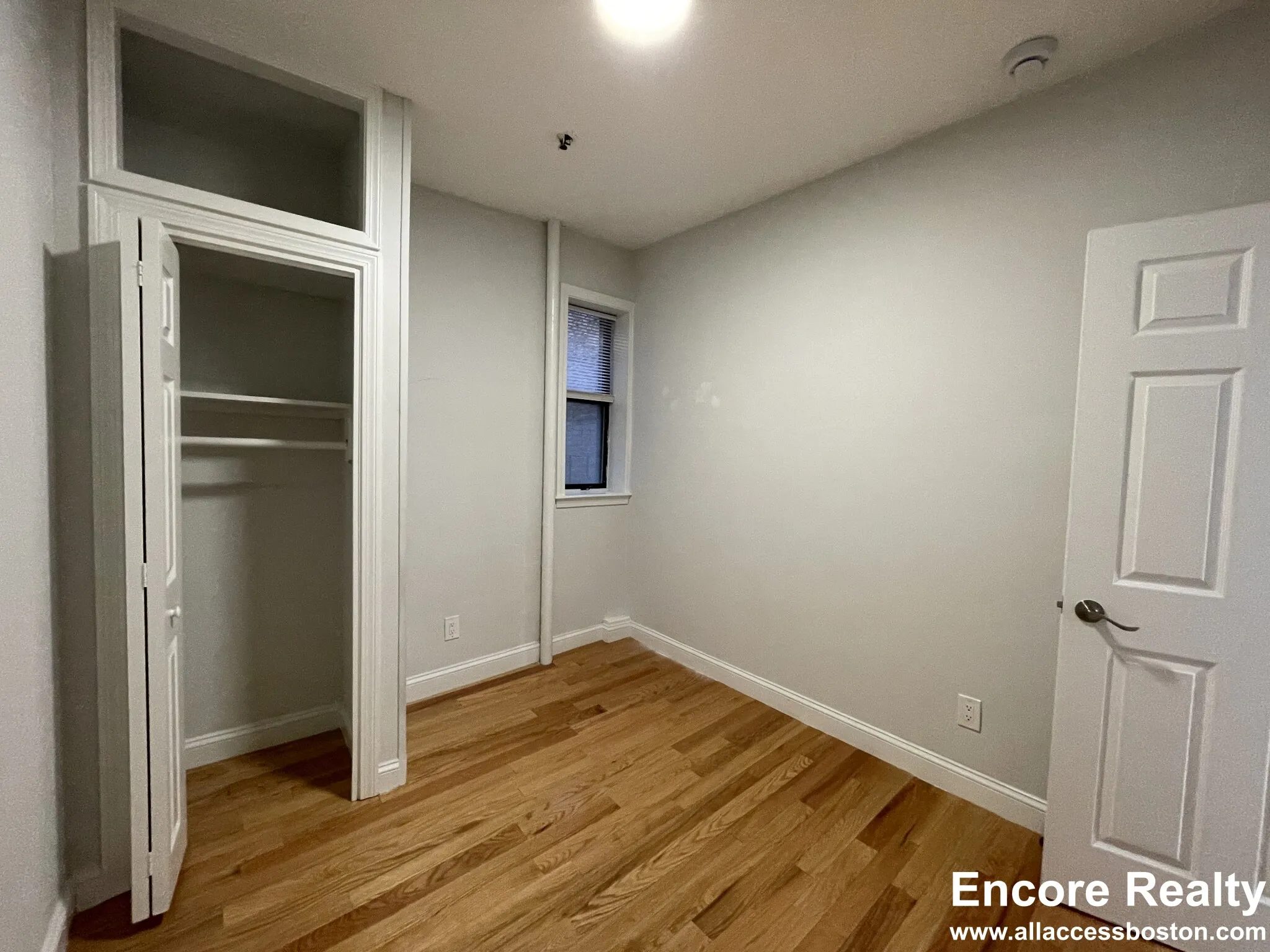 19 Peterborough St, Fenway