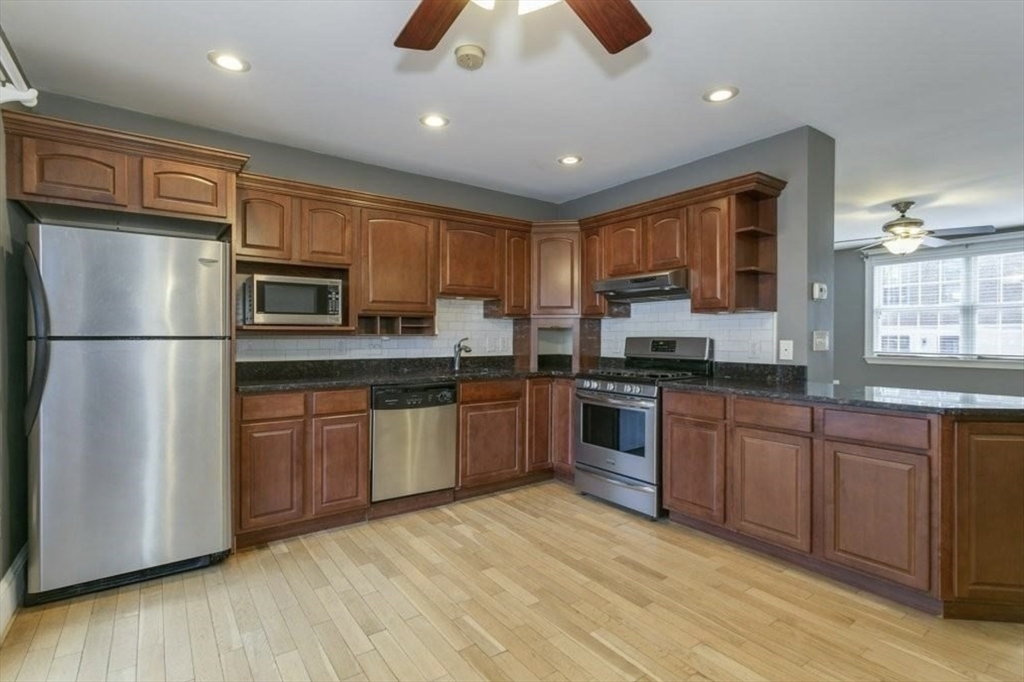 454 W 4th St, South Boston