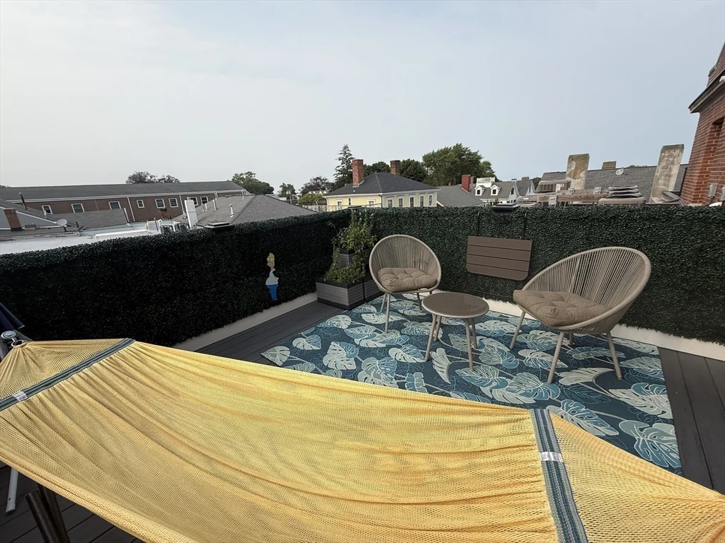 6 Main St Ext, Downtown