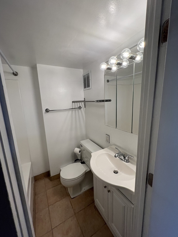 12 Stoneholm St, Fenway