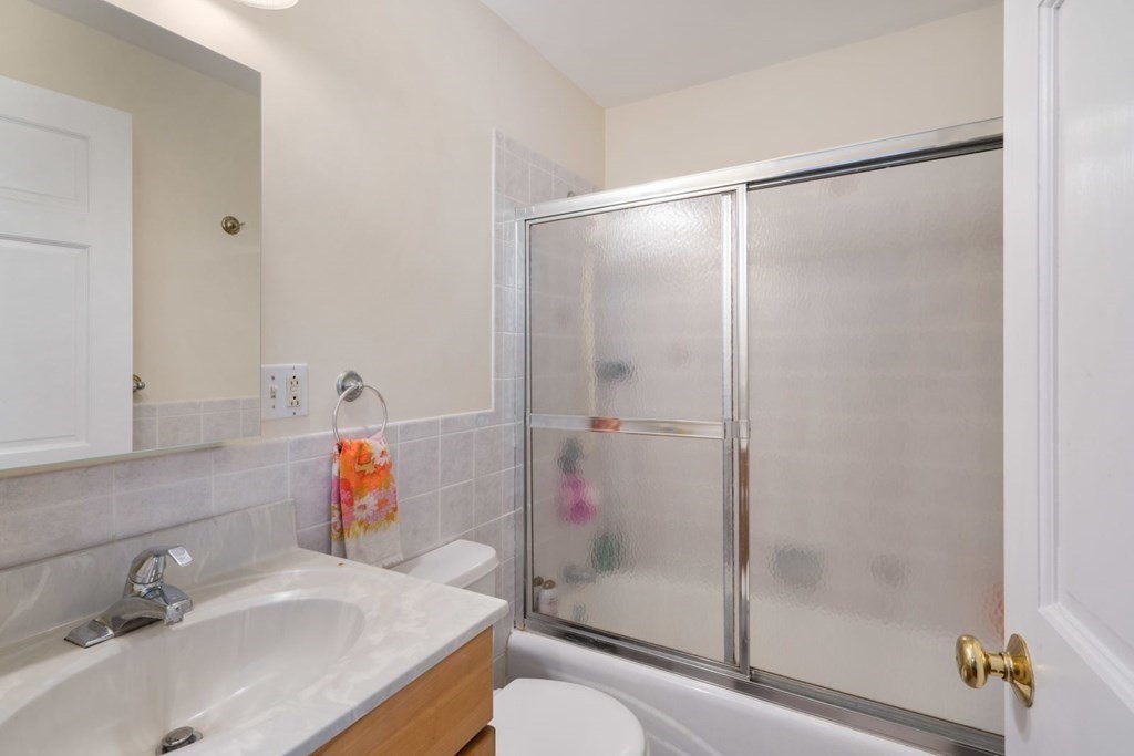 12 Magnolia Ave, Mid-Cambridge