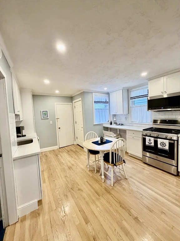 176 M, South Boston