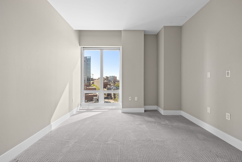360 Newbury St, Back Bay