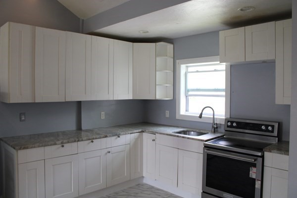 211 Green St, Brockton