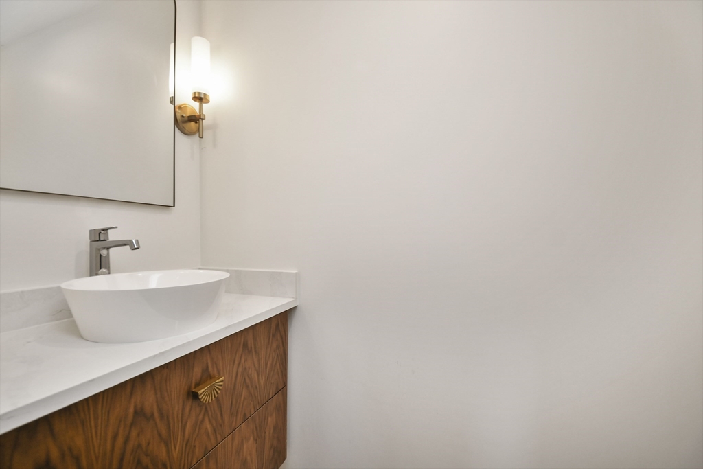 30 East Main St, Westborough