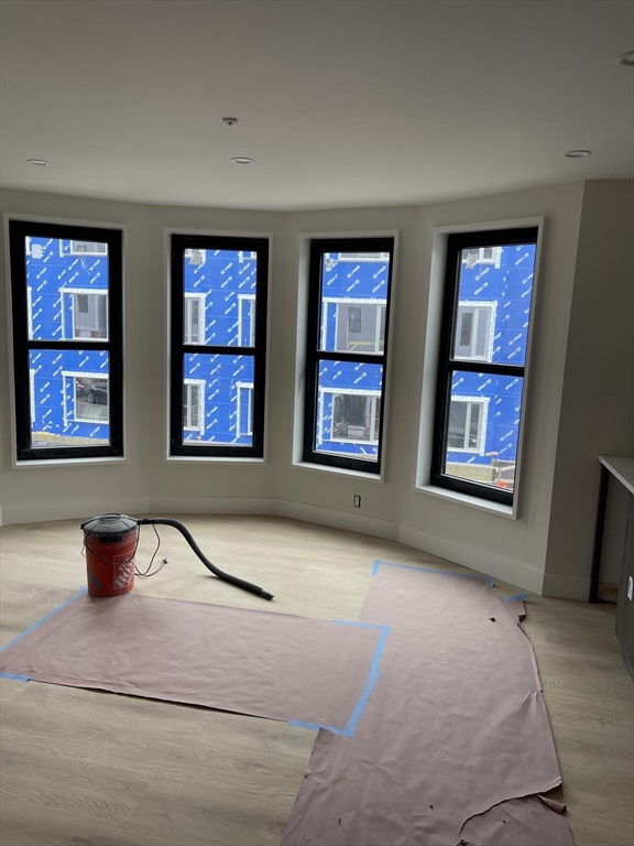 78 Gates St, South Boston