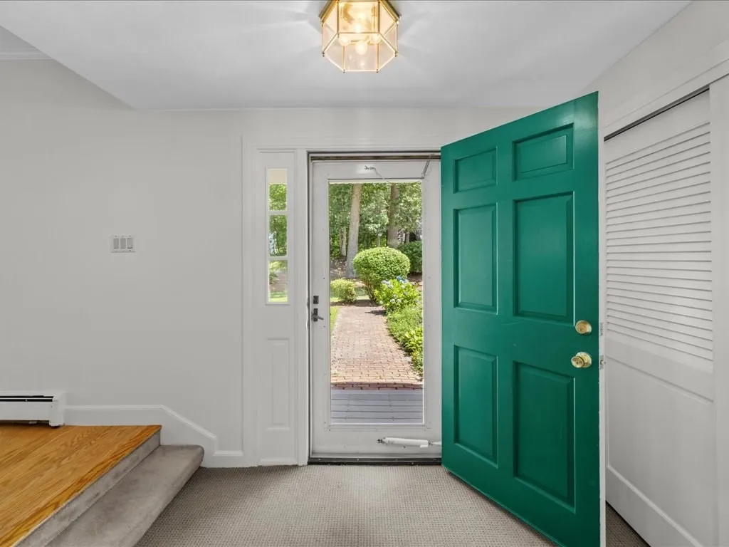 15 Woodridge Rd, Dover