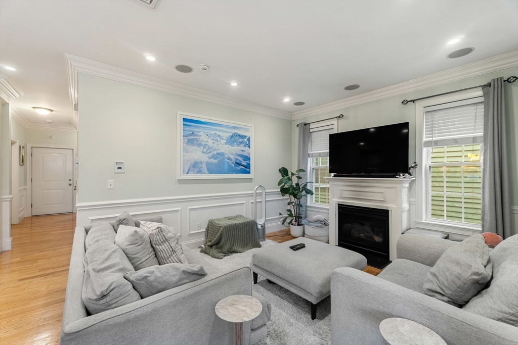 192 W 6th St, South Boston