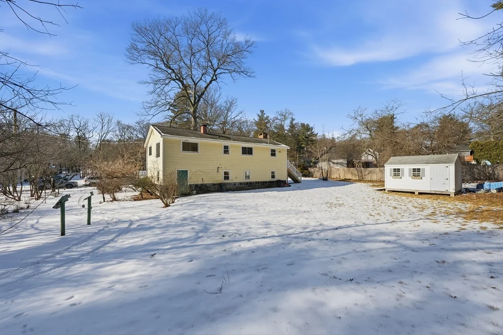 43 Little John Dr, Billerica