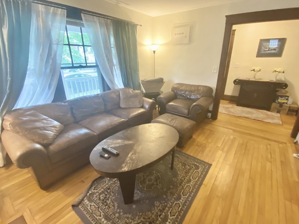 911 Broadway, Davis Square