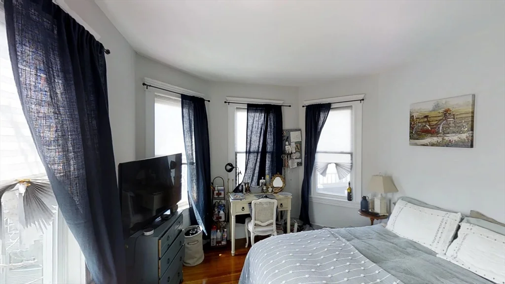 6 Hinckley St, Magoun Square