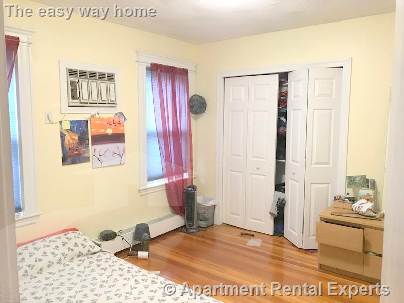 16 Hamilton St, Tufts