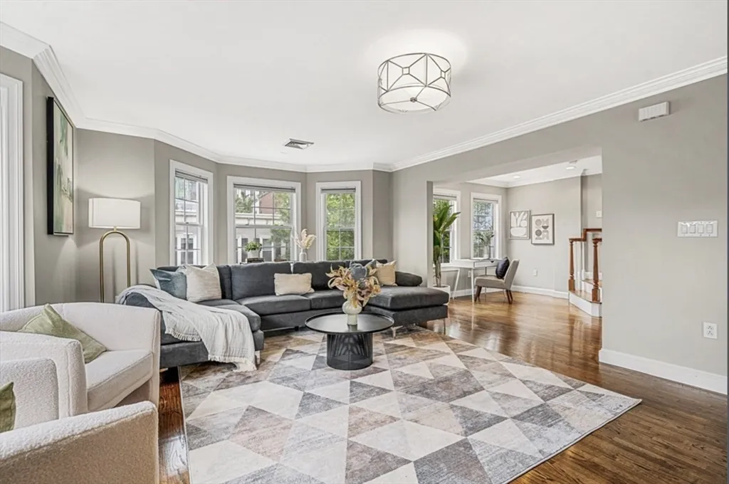 476 East 3rd St, South Boston