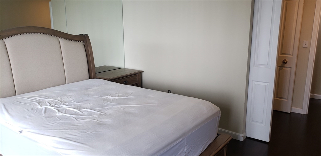 8 Museum Way, East Cambridge