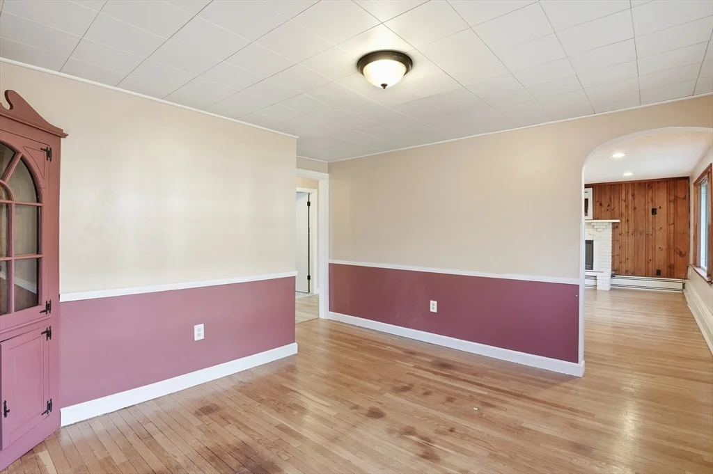 16 Liberty Dr, Shrewsbury