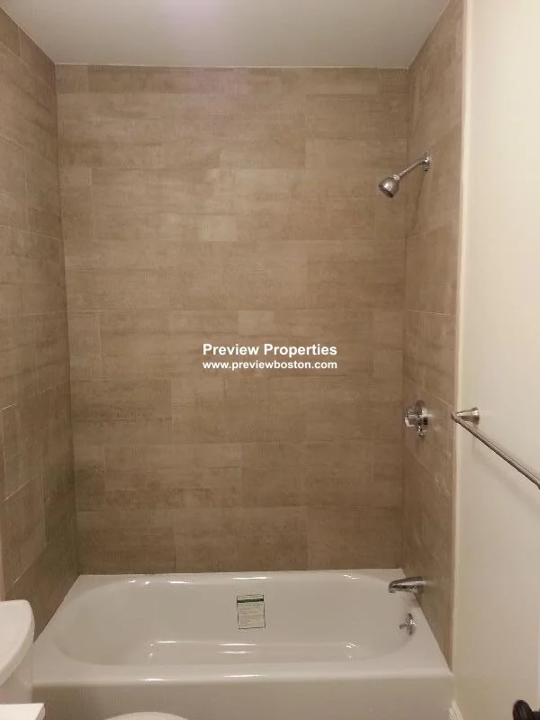 84 Linden St, Allston