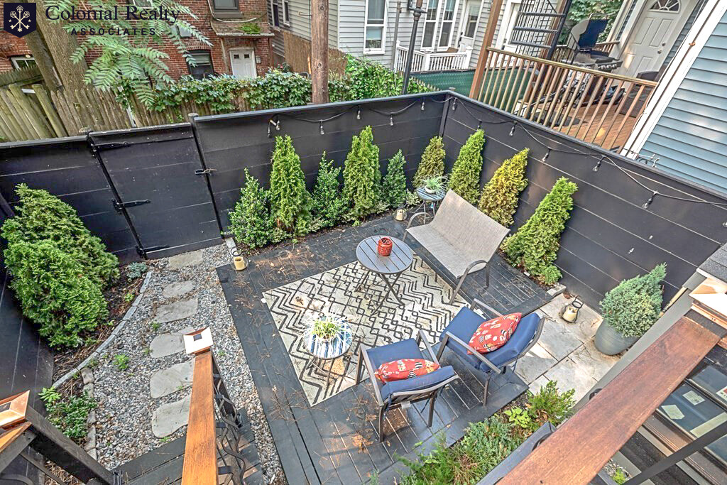 27 Swallow St, South Boston