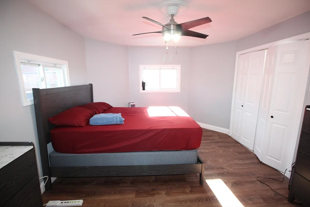 522 Slade T, Fall River