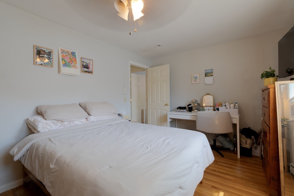 89 Brayton Rd, Oak Square