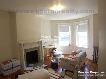 1377 Commonwealth Ave, Allston