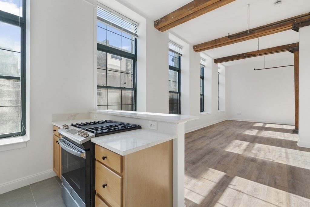 881 E 1st, South Boston