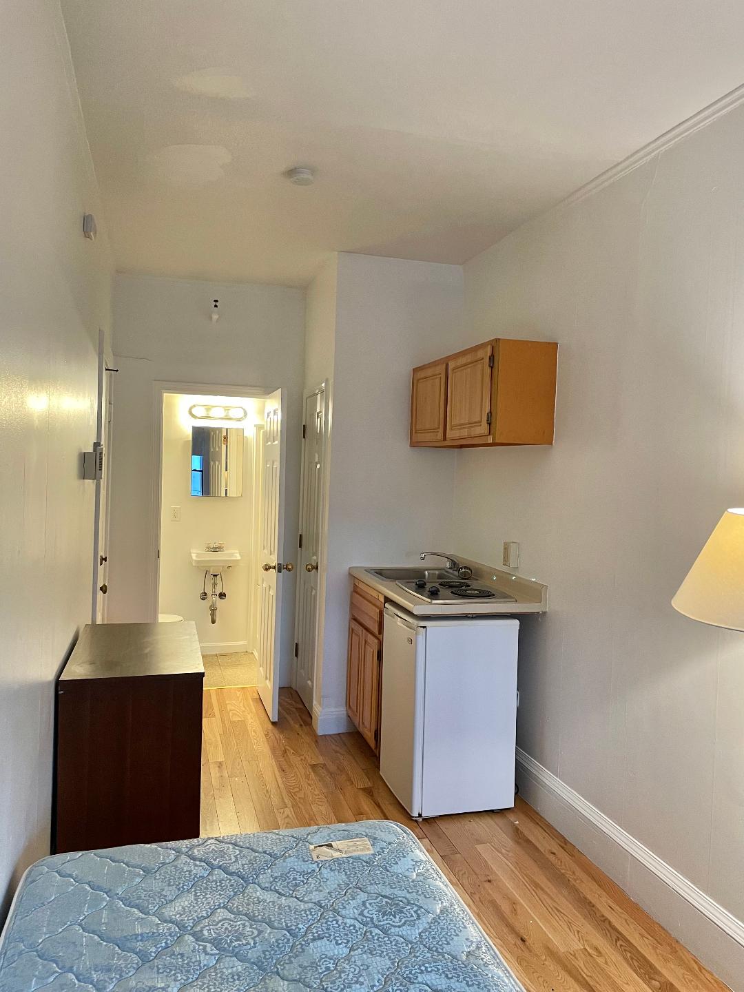 1061 Beacon St, Longwood