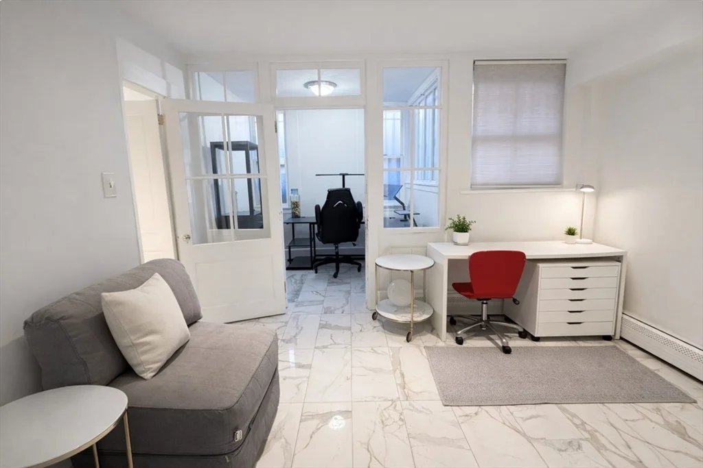 133 Commonwealth Ave, Back Bay