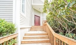 65 Bayberry Ln, Dartmouth