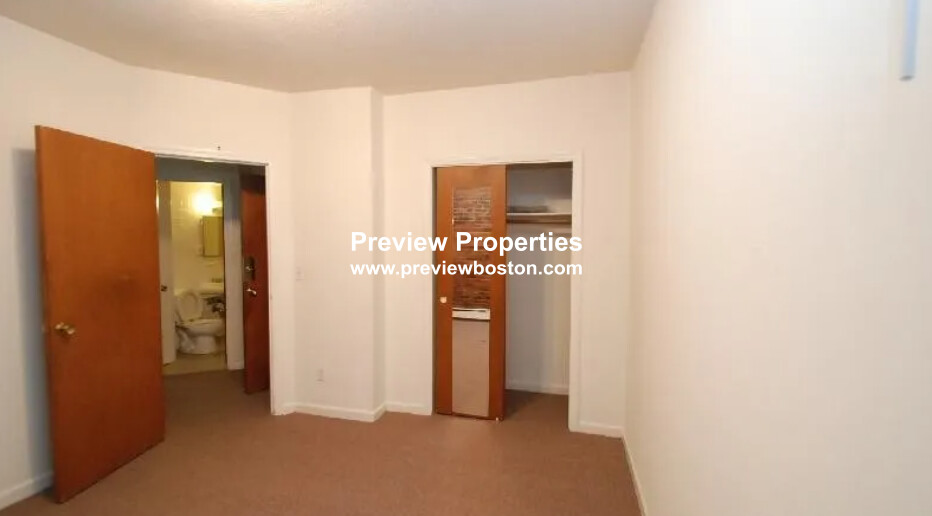 66 South Huntington Ave, Jamaica Plain