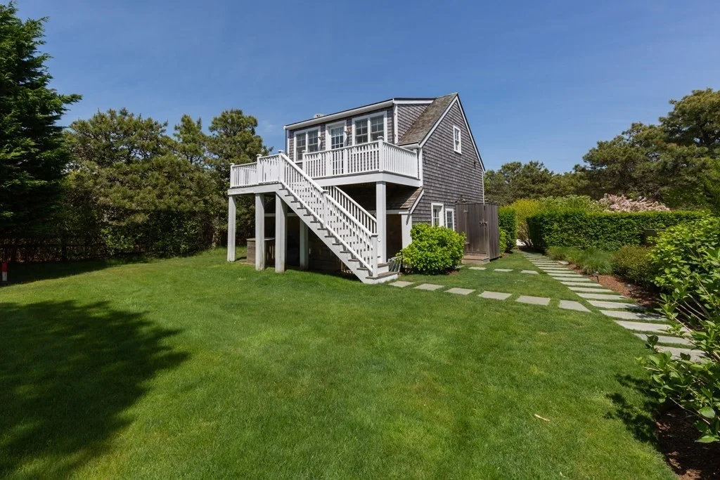 12 Pond View Dr, Nantucket
