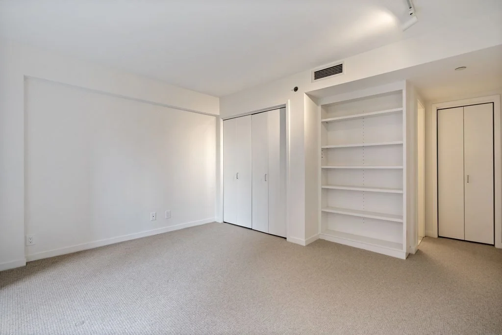 975 Memorial Dr, Harvard Square