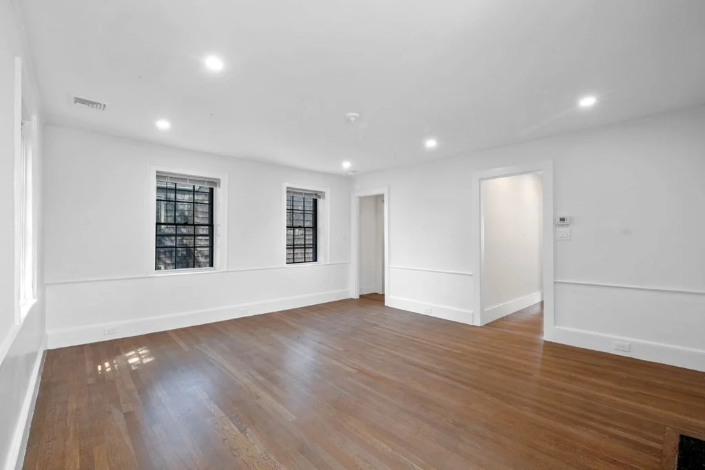 61 Front St, Old Town