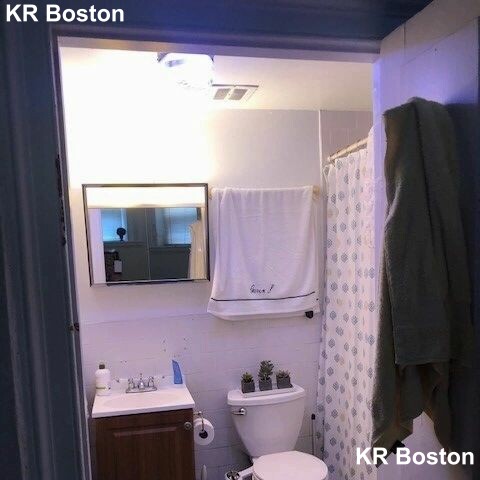 1 bed, 1 bath apartment for rent at 92 Marlborough St Unit 1.., Back Bay — photo 2 of 3