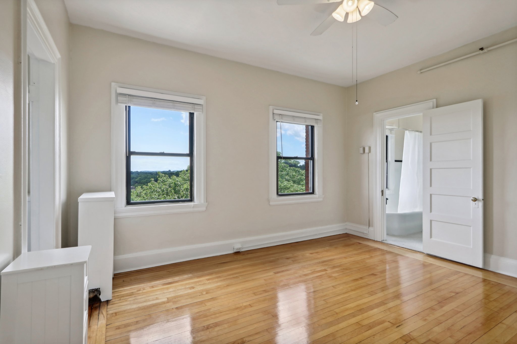 1470 Beacon St, Corey Hill