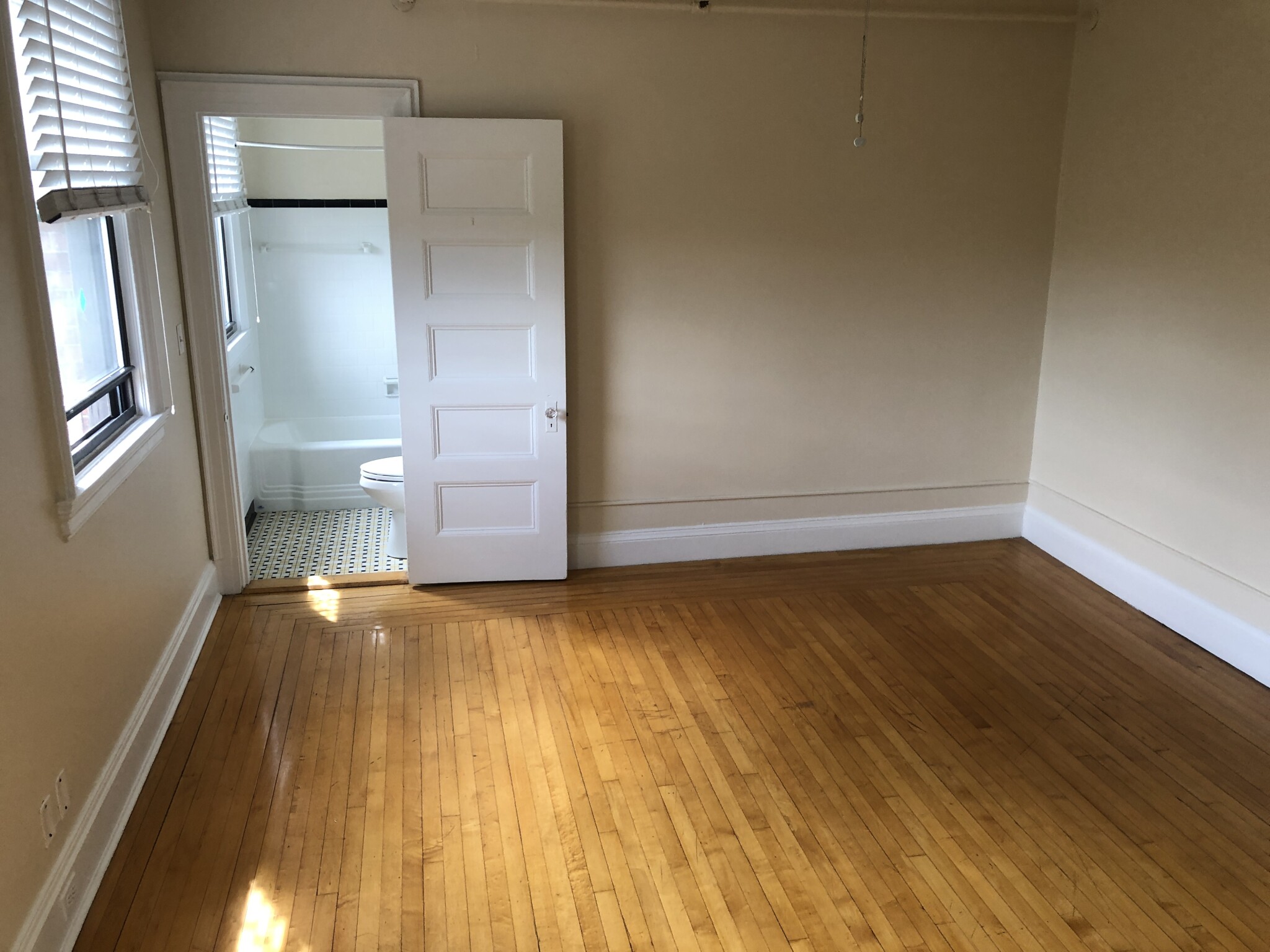 1470 Beacon St, Corey Hill