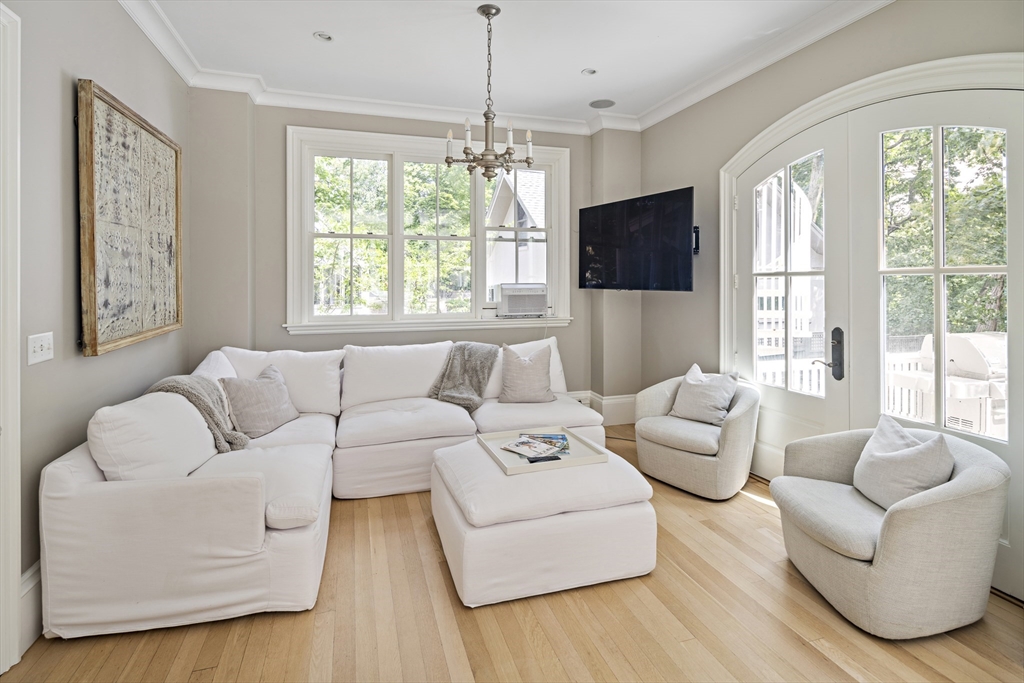 247 Kent St, Brookline