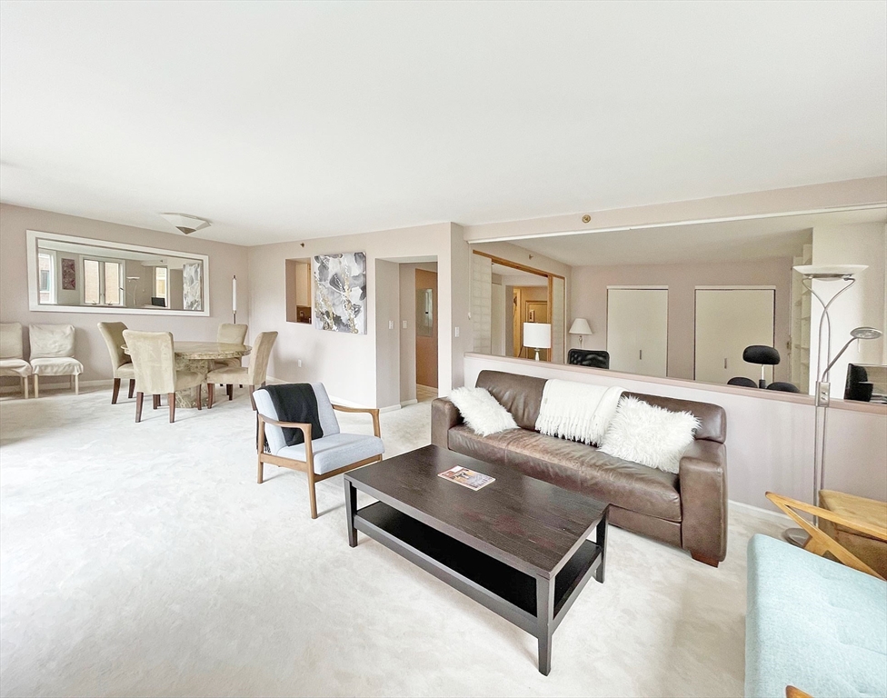 10 Rogers St, East Cambridge