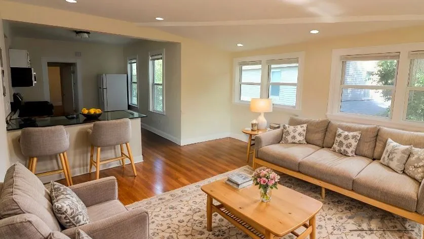 2572 Massachusetts Ave, North Cambridge