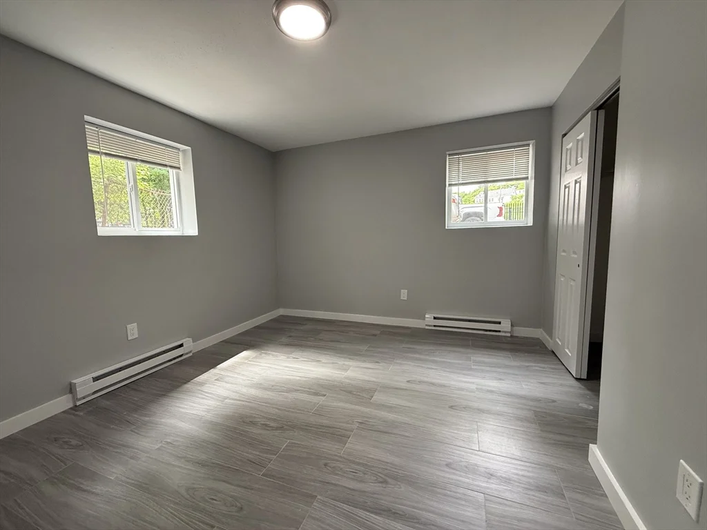 565 Hyde Park Ave, Roslindale
