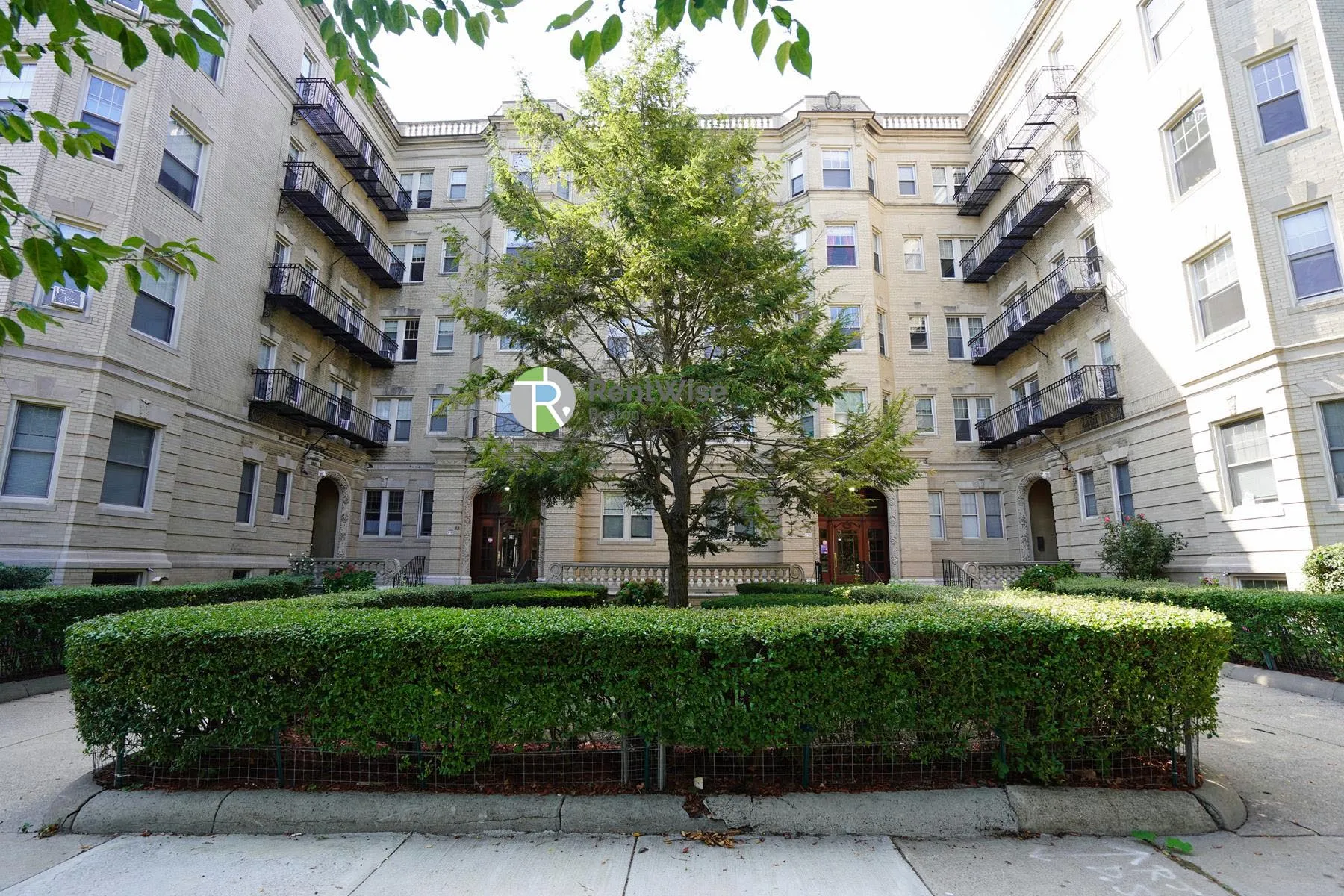 25 Park Dr, Fenway