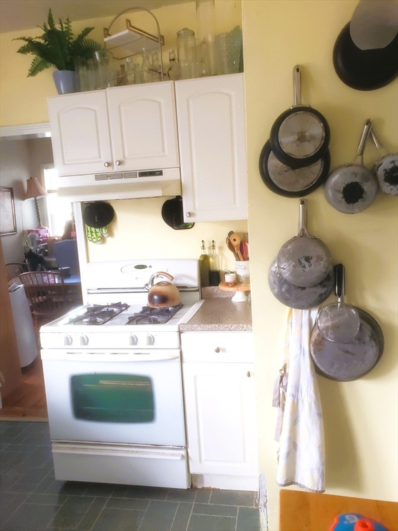 27 Medford St, Medford