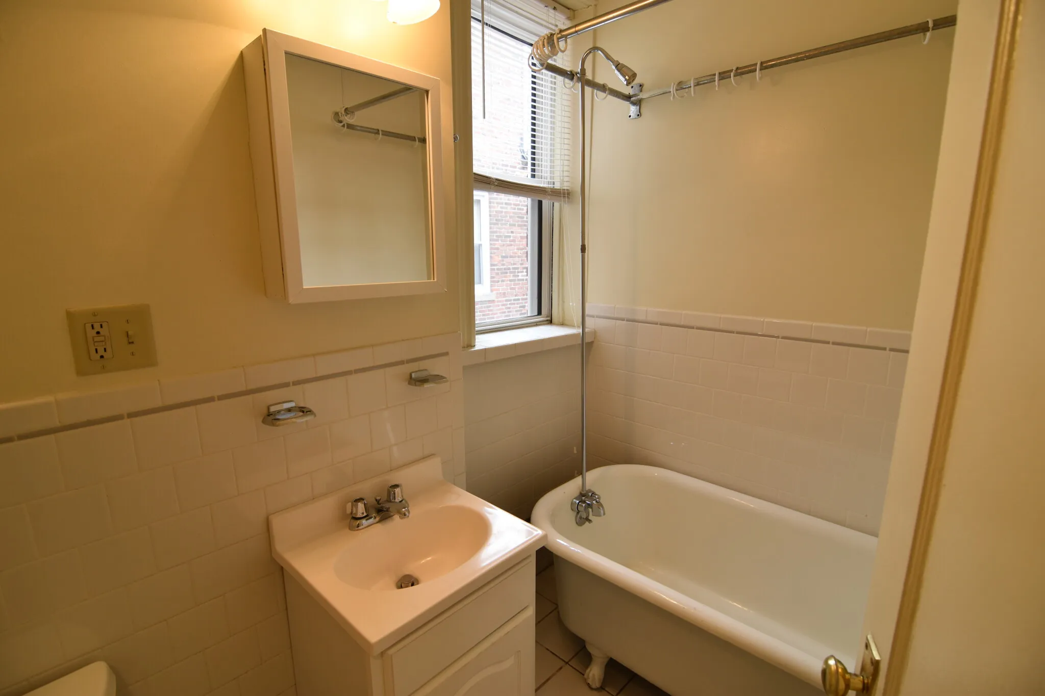 19 Queensberry St, Fenway