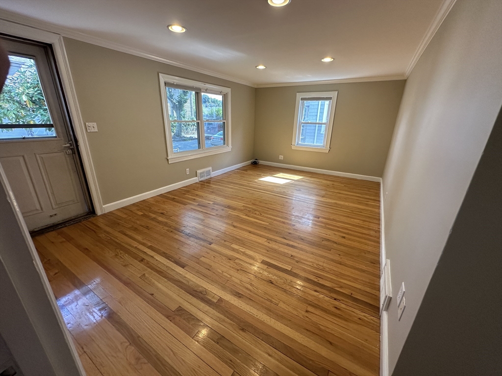 23 Safford St, Quincy