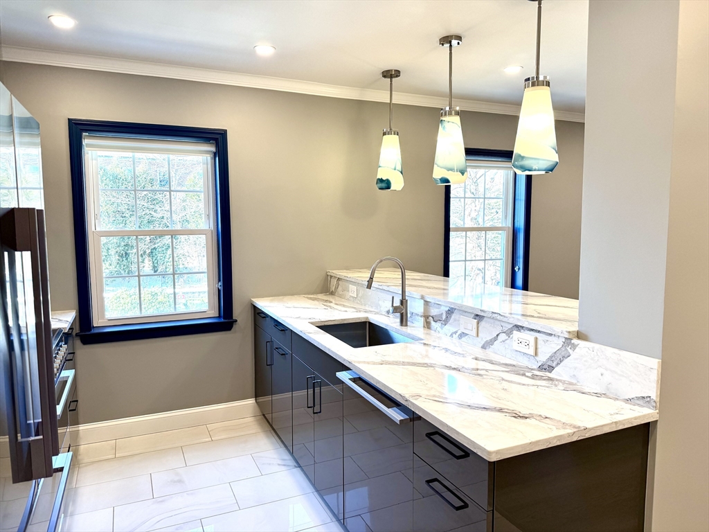 27-29 Commonwealth Ave, Chestnut Hill