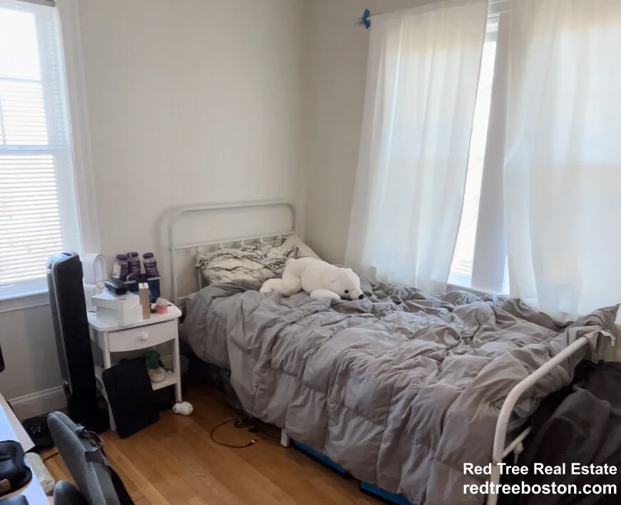 35 Crosby Rd, Chestnut Hill
