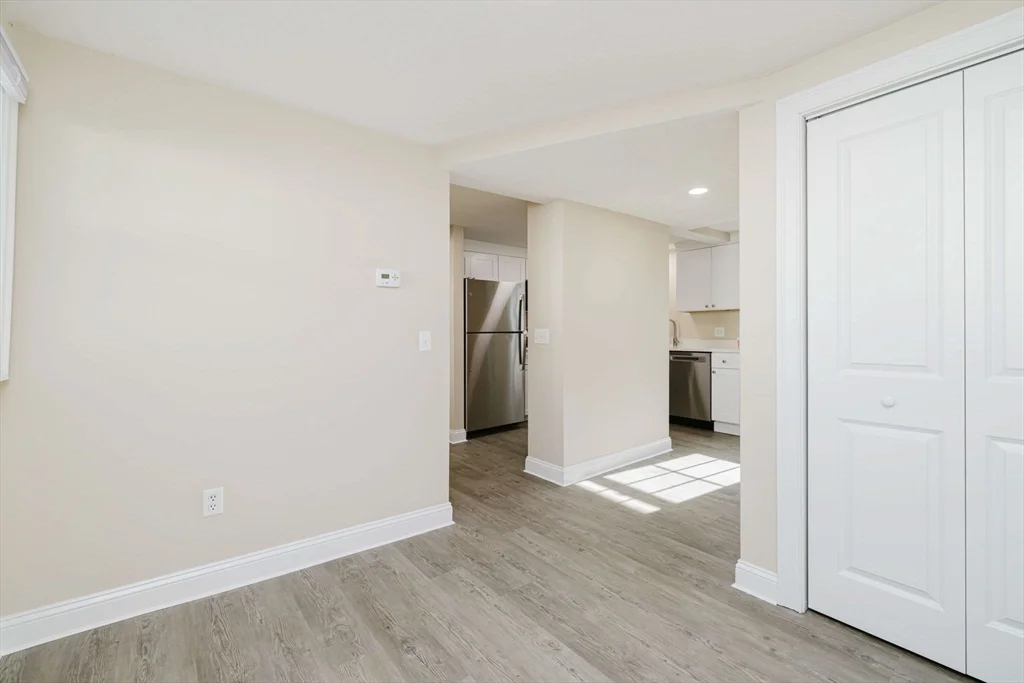 687 Washington St, Easton